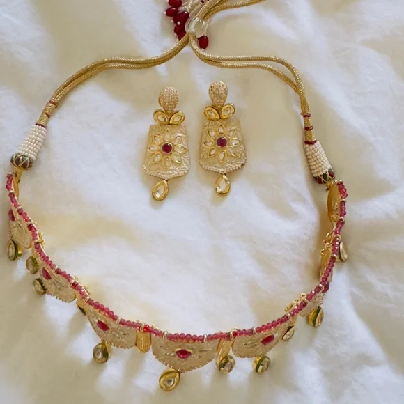 Brand new antique gold plated Indian Pakistani kundan Gold & Pink Necklace Set